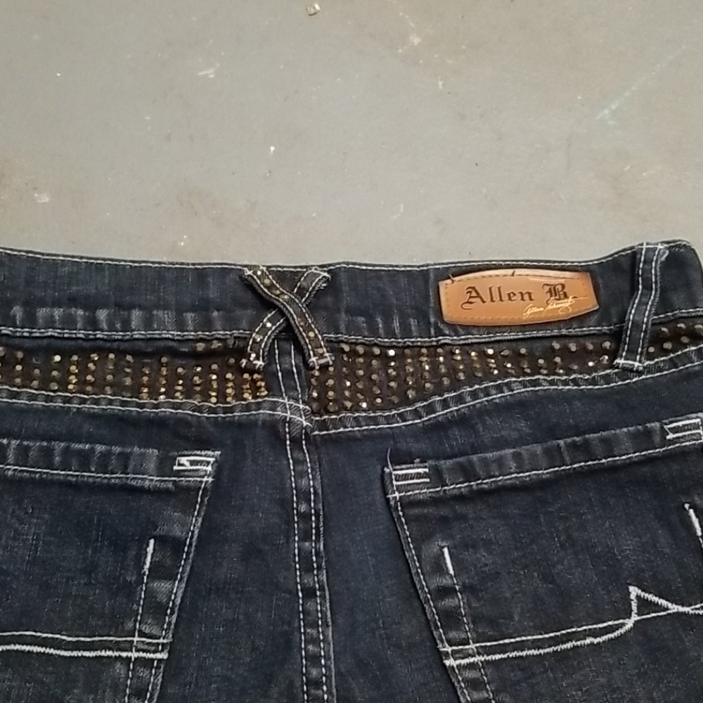 Jean - Picture 5 of 5